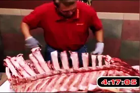 真实版“庖丁解牛”，德国高手仅耗时12分钟就处理好了一只牛图片