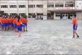日本小学生跳绳 这个视频在脸书上一夜爆红图片