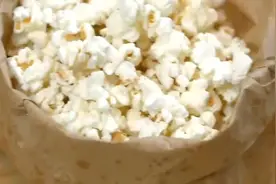 自己在家用微波炉就可以做爆米花，看着电影吃效果最好！图片