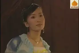 美女把自己送到帅哥房间主动献身，他却把她交给了另外一个男人！视频封面