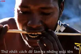 非洲猎人自制弓箭打猎，最后烘烤，这才是自由自在的生活！图片