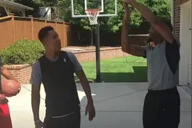 模仿帝模仿NBA最著名的光头裁判克劳福德视频封面