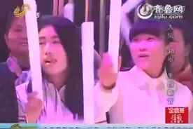 选秀惊现炫富姐，带一身金首饰，更是口出狂言，你这牛啊！图片
