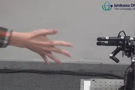 和机器人玩石头剪刀布，输得好惨！图片