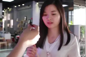 美女有钱一定买的机器，是什么？视频封面