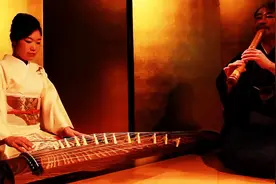 神弹奏！日本大叔和美女的独特演绎，听着听着简直是中毒了！图片