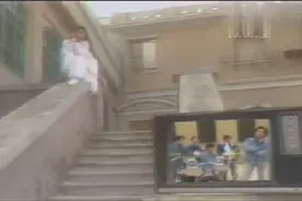 黄家驹，beyond五人组的时候，你绝对没有看过！图片
