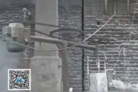 邯郸一凉皮皮渣黑作坊被查处 被添加多种添加剂！图片