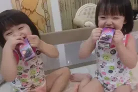 双胞胎宝宝学粤语, 有多少人听懂了?反正她们是自己High了图片