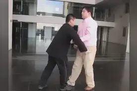 武林后起之秀如何巧妙拆手图片