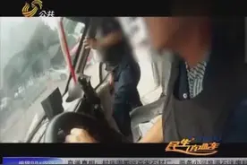 交警执法遇“最牛”押运车，竟遭押运员持枪称“你没资格查”！视频封面