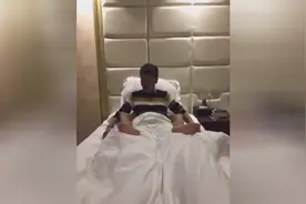两个人可以这样睡一张床