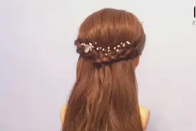 卷发怎么扎简单好看？3款扎发教程，轻松变身女神，是不是好美视频封面