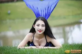 女大学生化身美人鱼 呼吁人们节约用水图片