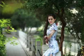 青花瓷般的美女图片