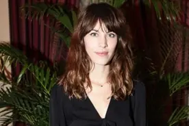 I.T 女郎Alexa Chung 中长发也很有型图片
