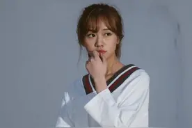 就是特别的小女人的衣衣，还带着一点点的潮潮的感觉！图片