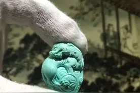 绿松石被视为神物可保一生平安，这在世界上许多民族中均是如此！图片