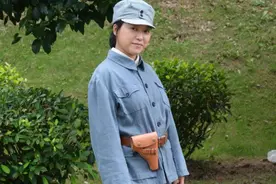 演而优则唱 演员jenny两栖发展待发新歌图片