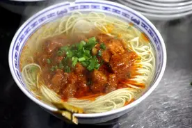 超级经典的本帮辣酱面！ 附扔餐厅预警两枚图片