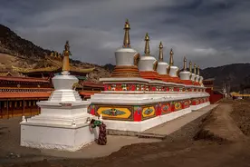 转山，转水，转经纶的卓玛图片