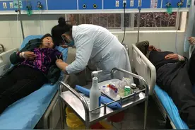 吃完果冻贵阳两口子上吐下泻 医生：疑是食物中毒图片