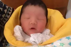 我和嫂子都生的是儿子，可是症状各种不一样呀图片
