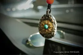 一款值得收藏的潮牌饰品图片