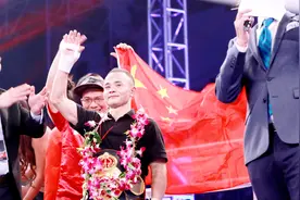 今晚在大同举办的世界拳王争霸赛中熊朝忠战胜泰国拳王再夺金腰带视频封面