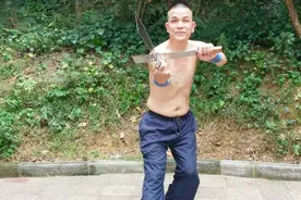 广西博白农村大叔表演传统拳法套路，虎虎生威，这是什么拳法？视频封面