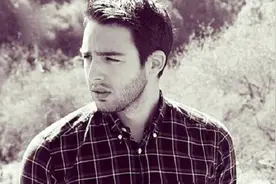 达林·赞雅-Surrender 漠然却媚惑至极的唱腔在忧伤的情调中溺亡