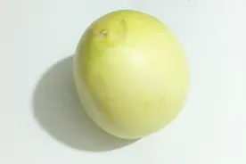 卖水果的阿姨叫我一招，柚子这样剥，真的很方便