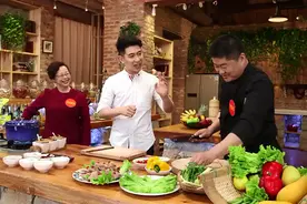 小丫厨房：让冰糖猪蹄更好吃的小秘密，柠檬！图片
