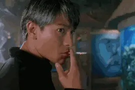 看着这些明星这么销魂帅气的抽烟样子，估计你也想来一根吧图片