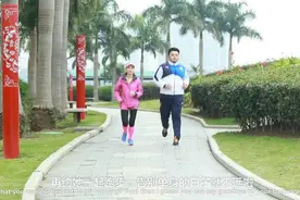 厦马官兔美女深度评测美津浓wave rider 19跑鞋图片