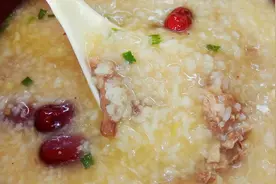 看潮汕厨师大佬怎么熬鸽子粥视频封面