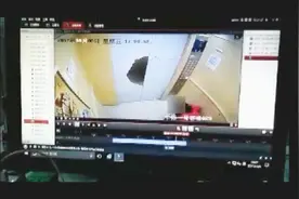 四川成都：辣眼睛！监控实拍女子电梯里大便 然后淡定地离开了视频封面