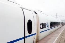 实拍高速动车G289进青州市站
