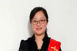 最美军嫂张红：用爱追随你前进的足迹图片