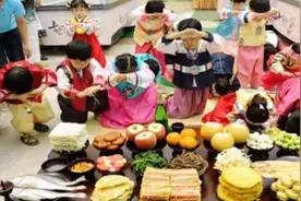 歪果仁也过中秋节！日本的月饼太可爱了，韩国礼盒卖天价图片