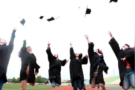 打拼何必北上广！这二线城市拿毕业证买房打8折，工资往高了定图片