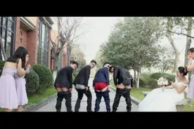 婚礼只管帅、酷，伴郎伴娘团贡献也很大图片