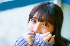 一个温存而又孤单的乖乖女，含情脉脉，娴雅迷人图片