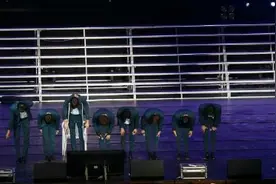 EXO演唱会粉丝高喊骗人求退票，Bigbang武汉演唱会取消图片