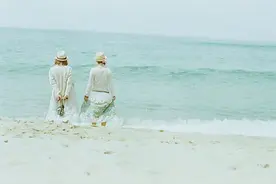 人总是想留住那些根本留不住的东西图片