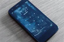 搞笑gif：想知道他的手机密码，等屏幕关闭时！涨姿势秒懂！图片