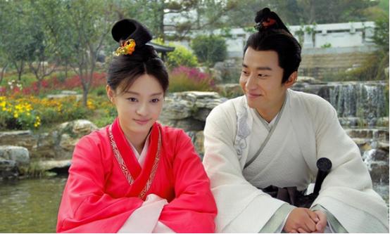 和芈月青梅竹马,到了《女医明妃传》,黄轩又成了刘诗诗的初恋朱祁钰