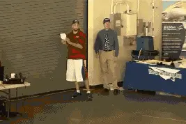 世界纸飞机大赛惊爆眼球 看完后就惊呆了图片