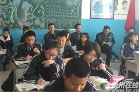 博湖中学：抓好教研 夯实师功图片