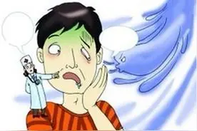 深夜穿短袖睡衣带狗狗出门方便 宿迁一小伙面瘫了图片